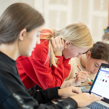 ICT Scouts - Ausbildung IT - Bildung IT - Förderung IT - IT-Nachwuchsförderung - Förderung Jugendliche IT - TechTalents -  Scouting Tech-Sektor - Technologieförderung - Ausbildung Applikationsentwickler – Förderung Applikationsentwickler -  Ausbildung Informatiker - Förderung Informatiker - Ausbildung Webdesign - Förderung Webdesign - Ausbildung Cybersecurity - Förderung Cybersecurity -Ausbildung KI - Förderung KI - ICT Campus Handelskammer beider Basel - ICT Campus Bern - CSS ICT Campus Zentralschweiz - ICT Campus Mägenwil - Smartfeld ICT Campus St. Gallen - ICT Campus Thun - ICT Campus Zürich - ICT Scouts gestaltet heute die Zukunft der ICT Fachkräfte von morgen - jetzt Kontakt aufnehmen! ICT Scouts - Training IT - Education IT - Promotion IT - IT Talent Development - Youth IT Promotion - TechTalents - Scouting Tech Sector - Technology Promotion - Training Application Developers - Promotion Application Developers - Training Computer Scientists - Promotion Computer Scientists - Training Web Design - Promotion Web Design - Training Cybersecurity - Promotion Cybersecurity - Training AI - Promotion AI - ICT Campus Chamber of Commerce of Basel - ICT Campus Bern - CSS ICT Campus Central Switzerland - ICT Campus Mägenwil - Smartfield ICT Campus St. Gallen - ICT Campus Thun - ICT Campus Zurich - ICT Scouts is shaping the future of tomorrow's ICT professionals - contact us now!